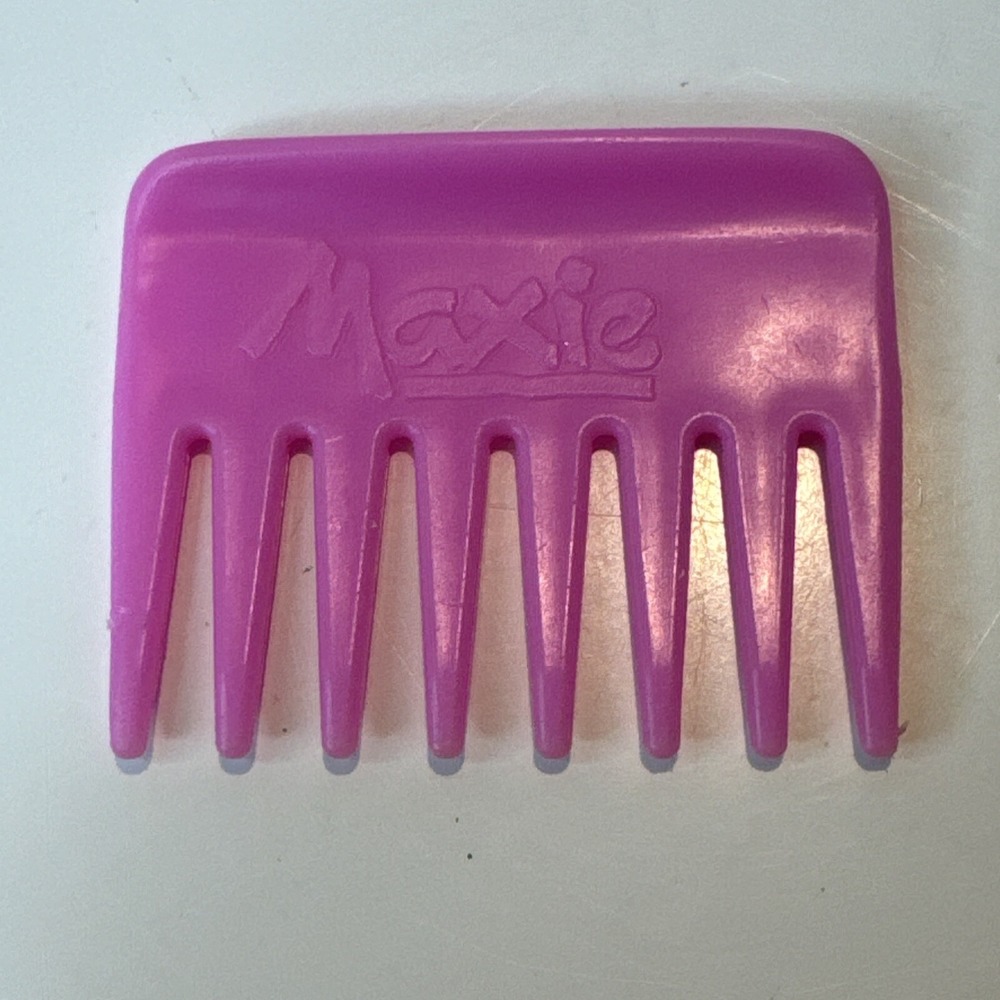 Hasbro Vintage Maxie Fashion Doll Pink Comb